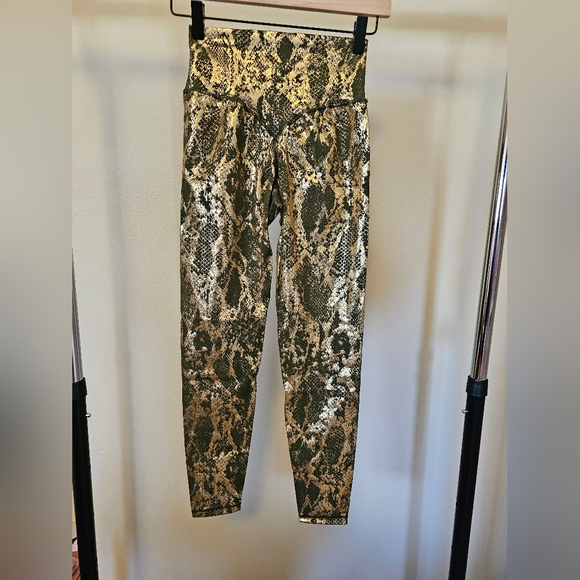 Buff Bunny Collection Rebel Legging - Picture 2 of 7